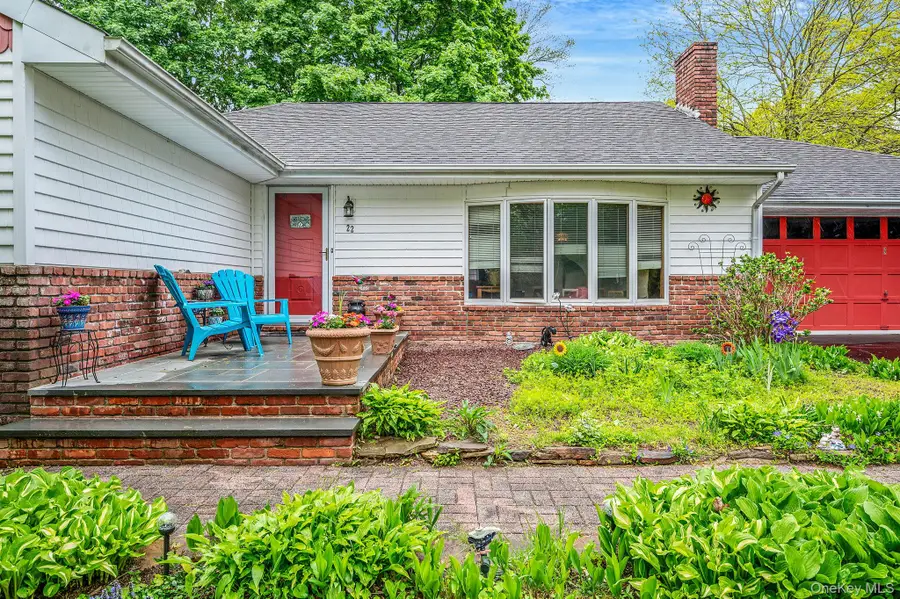 22 Beacon Drive, Sound Beach, NY 11789 - #2
