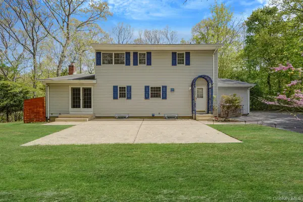 214 Landing Avenue, Smithtown, NY 11787