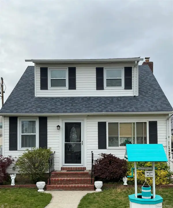646 Benris Avenue, Franklin Square, NY 11010