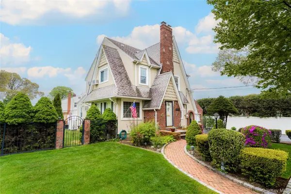 2258 2nd Street, East Meadow, NY 11554