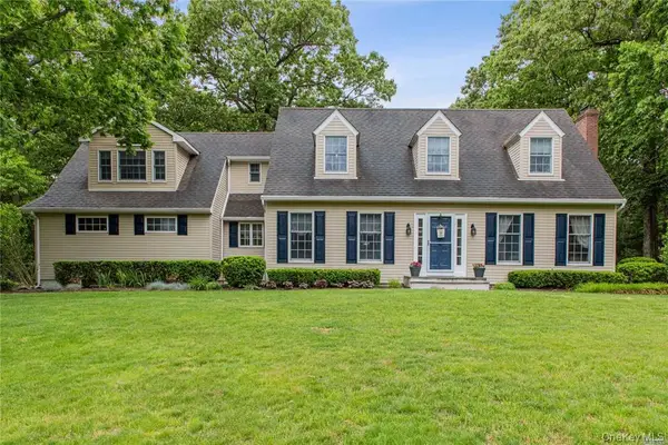 4 Carol Court, Mount Sinai, NY 11766