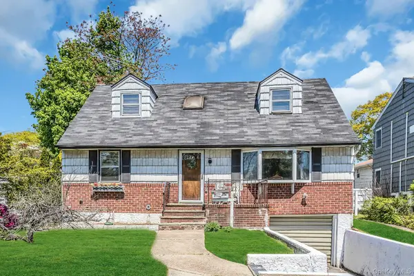 325 N Service Road, Roslyn Heights, NY 11577
