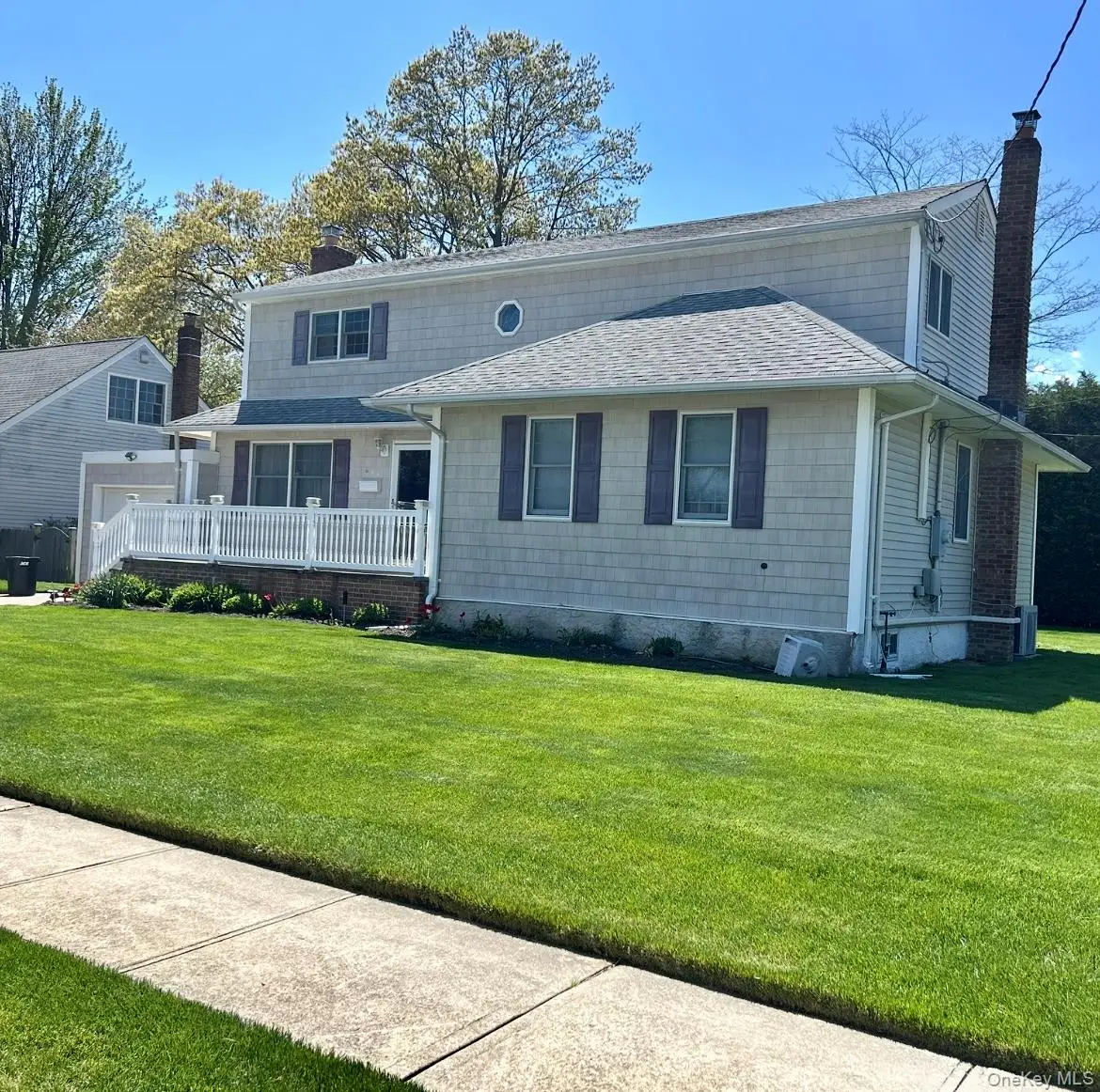 604 Center Briarwood Avenue, West Islip, NY 11795 - #1