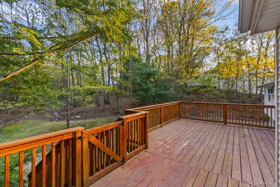 56 Mcarthur Lane, Smithtown, NY 11787 - #3