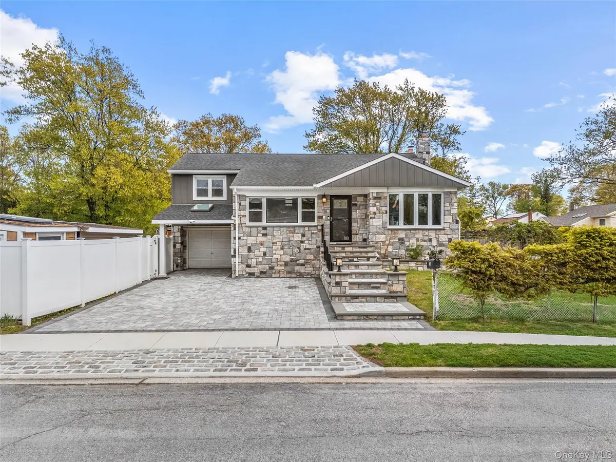 44 Bruce Lane, Westbury, NY 11590 - #1