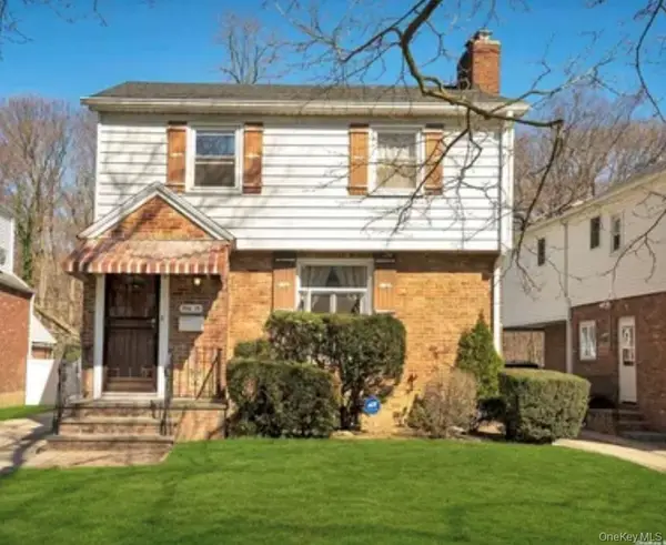 20619 Richland Avenue, Oakland Gardens, NY 11364