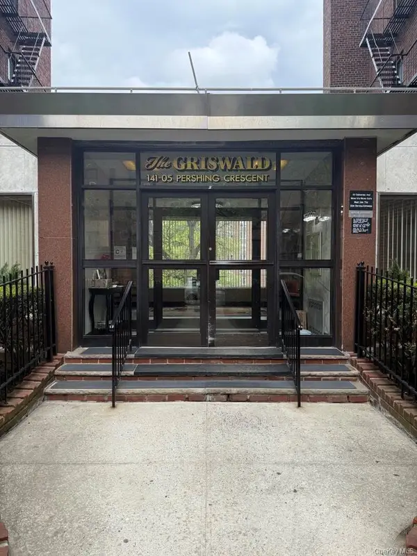 141-05 Pershing Crescent #B7, Briarwood, NY 11435