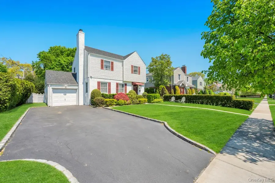 107 Pine Street, Garden City, NY 11530 - #3