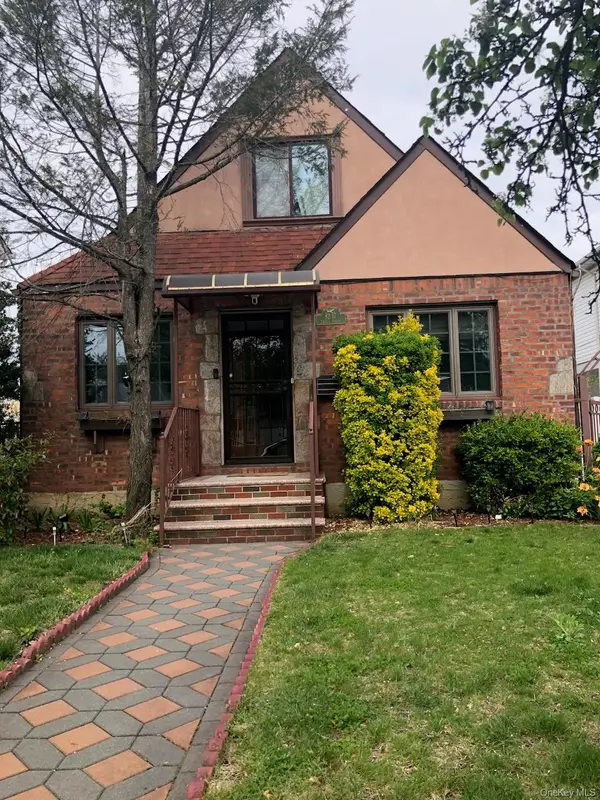 8217 263rd Street, Glen Oaks, NY 11004