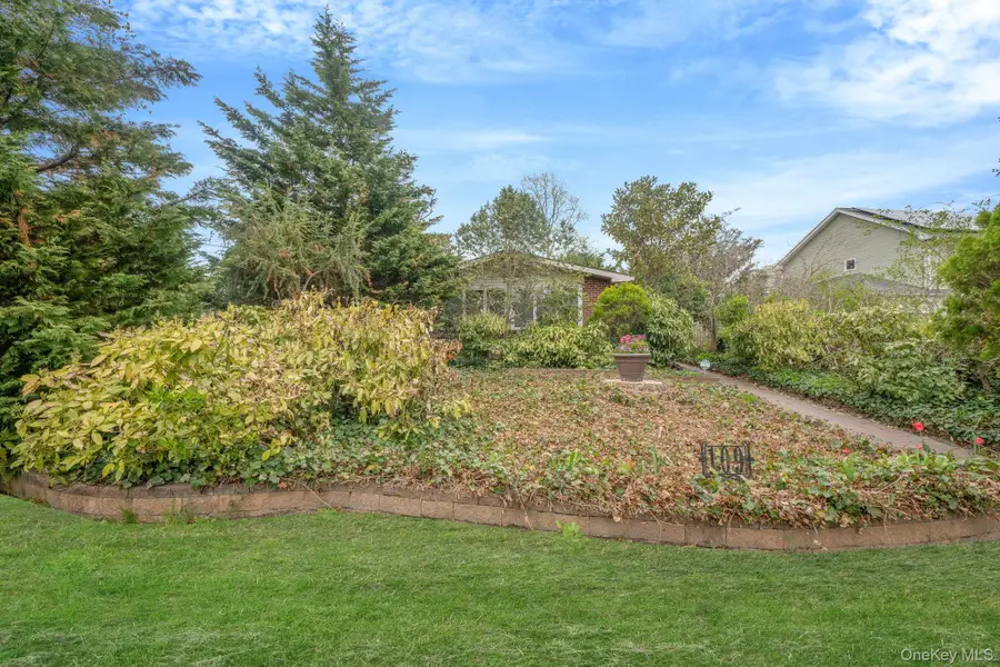 109 Matthews Road, Oakdale, NY 11769 - #3