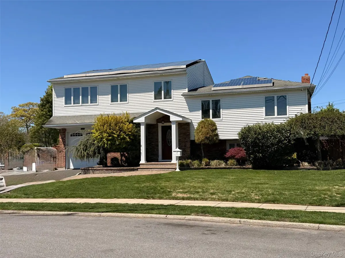 345 Oconnor Road, North Babylon, NY 11703 - #1
