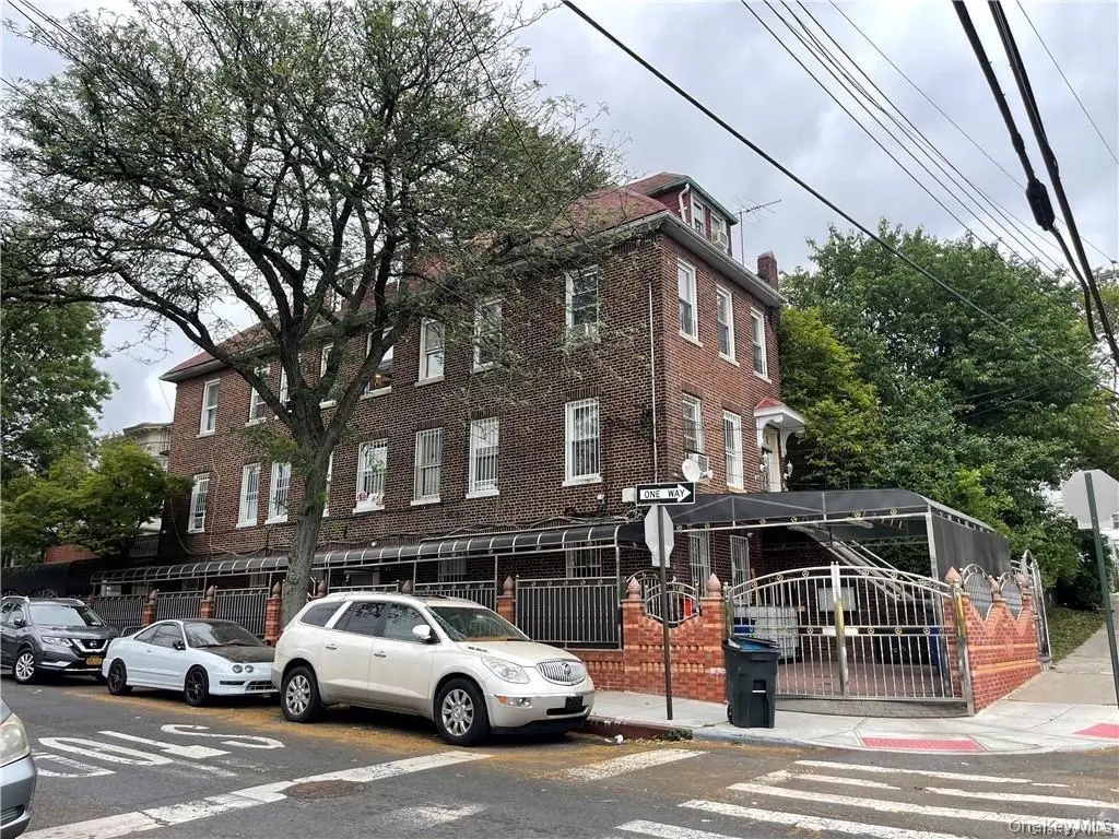 621 E 237th Street, Bronx, NY 10466 - #1