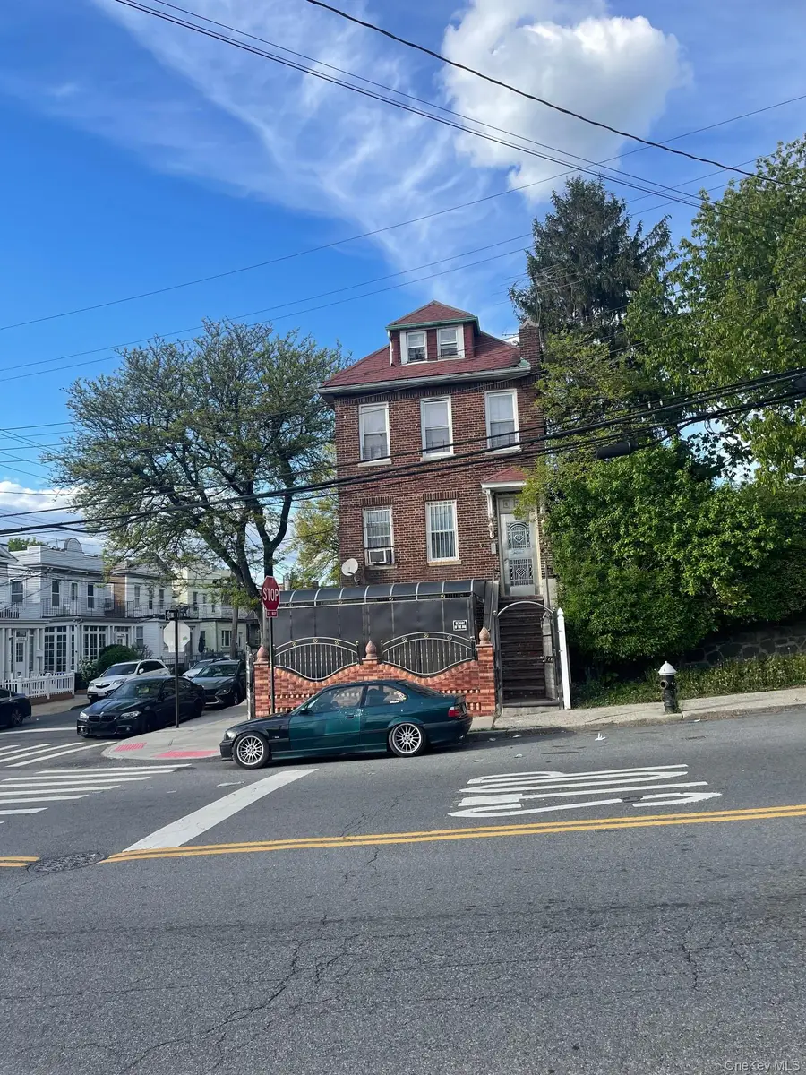 621 E 237th Street, Bronx, NY 10466 - #2