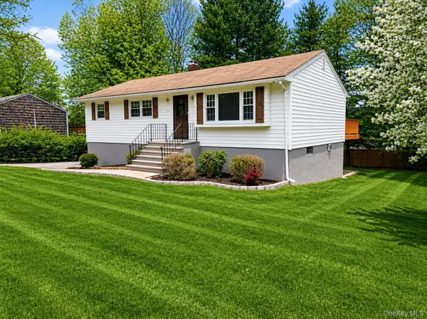 15 Pleasant Drive, Highland Mills, NY 10930