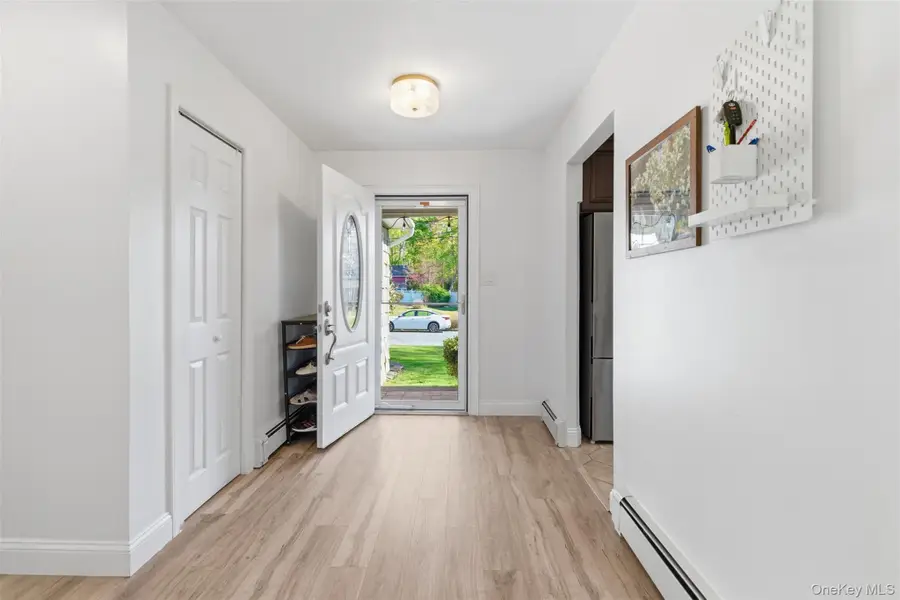15 7th Avenue, Smithtown, NY 11787 - #3