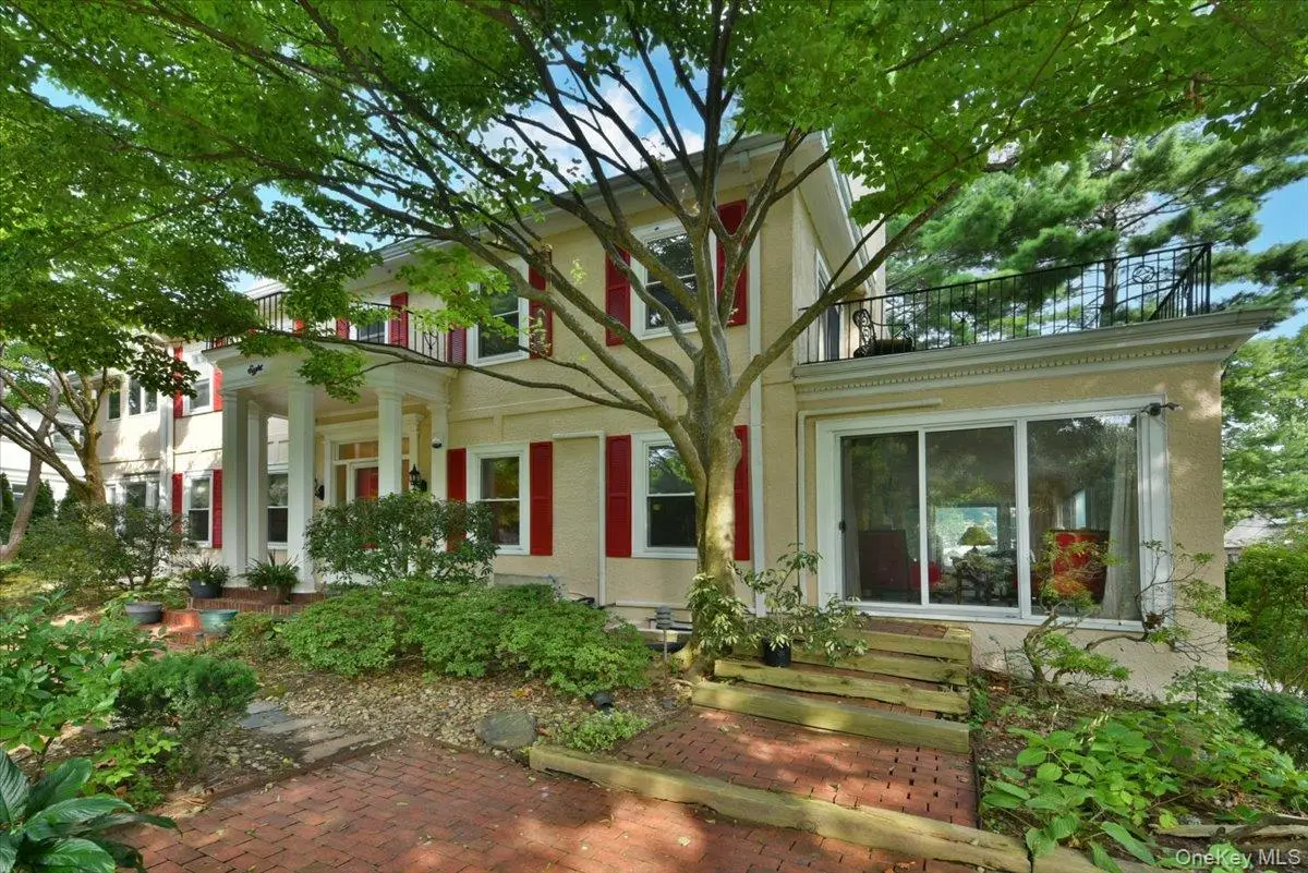 8 Magnolia Drive, Great Neck, NY 11021 - #1