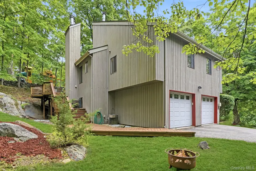 43 Powder Horn Road, Cortlandt Manor, NY 10567 - #2