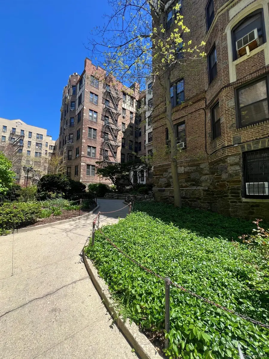 754 Brady Avenue #201, Bronx, NY 10462 - #2