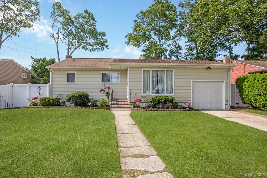 787 Frankford Road, West Babylon, NY 11704 - #2