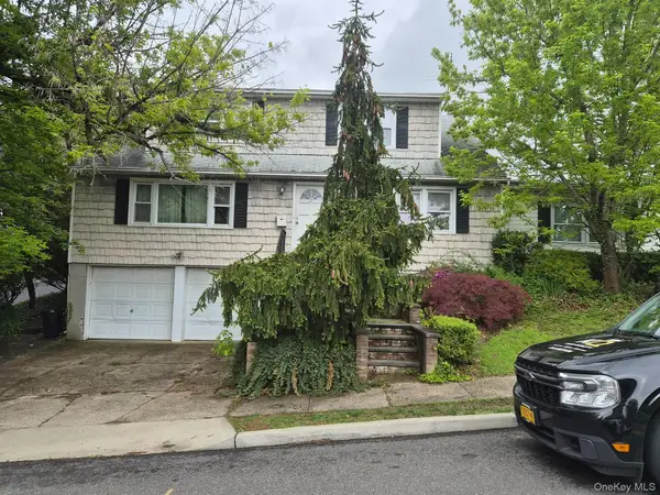 2 Huron Street, Glen Head, NY 11545
