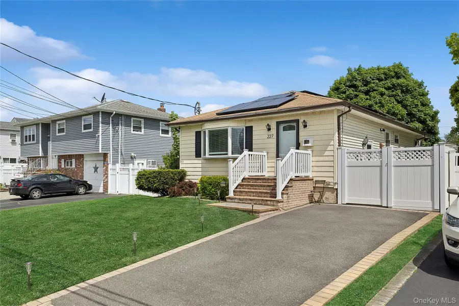 227 Chelsea Avenue, West Babylon, NY 11704 - #2