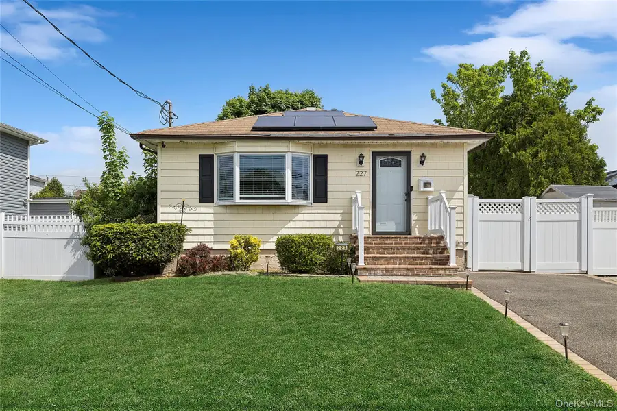 227 Chelsea Avenue, West Babylon, NY 11704 - #3