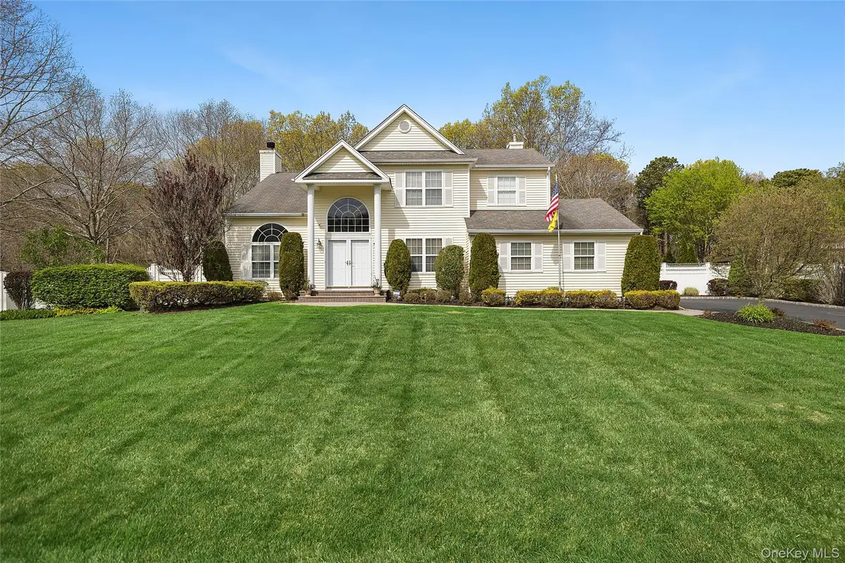54 Winterberry Drive, Middle Island, NY 11953 - #1