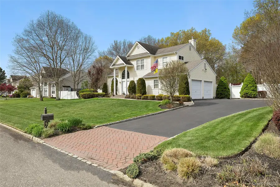 54 Winterberry Drive, Middle Island, NY 11953 - #2