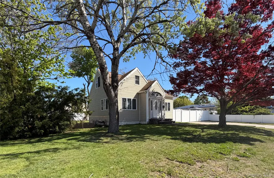 51 Weston Avenue, Deer Park, NY 11729 - #3