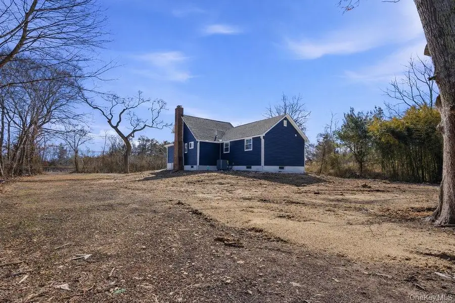 452 Montauk Highway, East Quogue, NY 11942 - #3