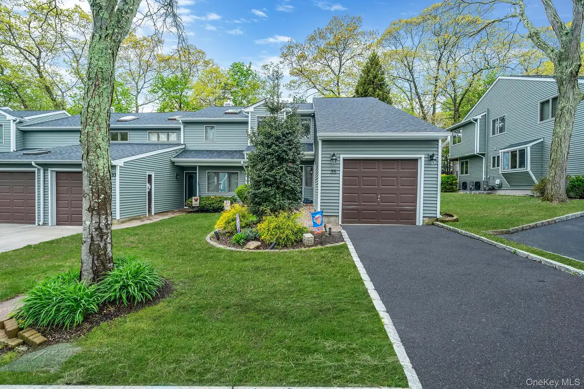 35 Jeremy Circle, Nesconset, NY 11767 - #1