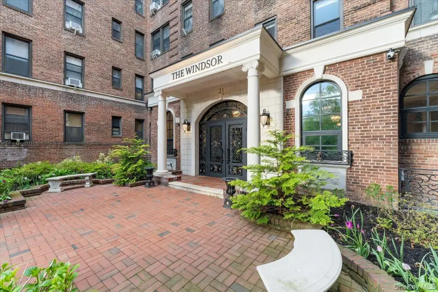 21 Barstow Road #2i, Great Neck, NY 11021 - #2