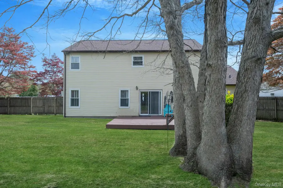 75 2nd Place, Central Islip, NY 11722 - #3