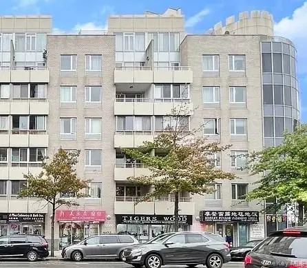 132-03 Sanford Avenue #2F, Flushing, NY 11355