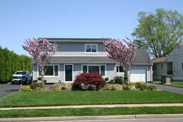 121 Ocean Avenue, Massapequa, NY 11758