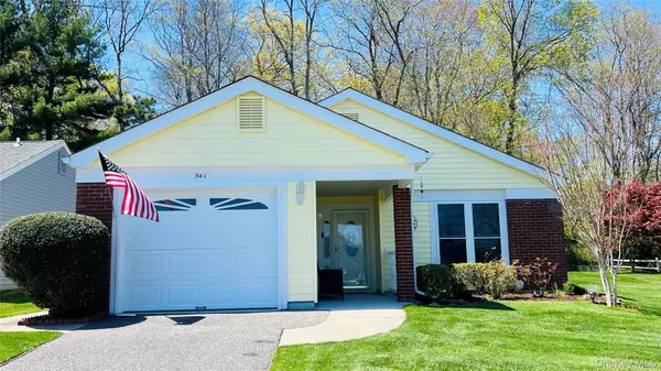 541 Stratford Lane, Ridge, NY 11961