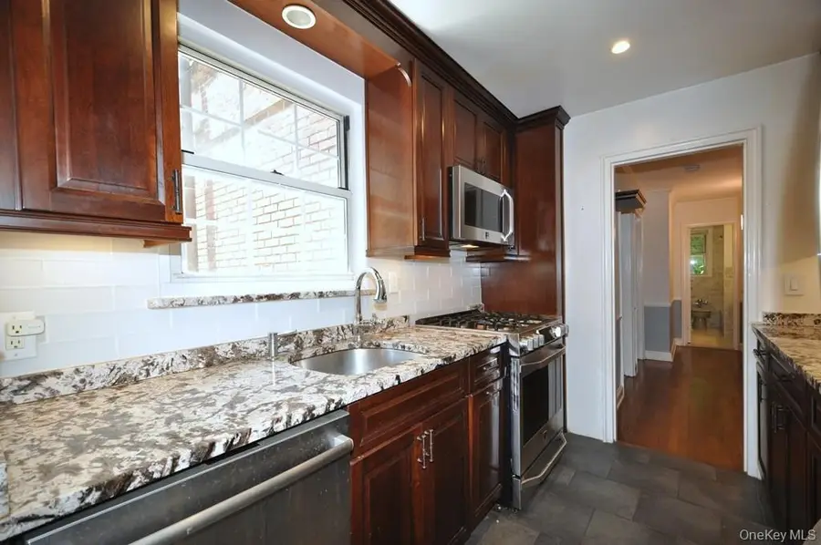 11 Sentry Place #1D, Scarsdale, NY 10583 - #3