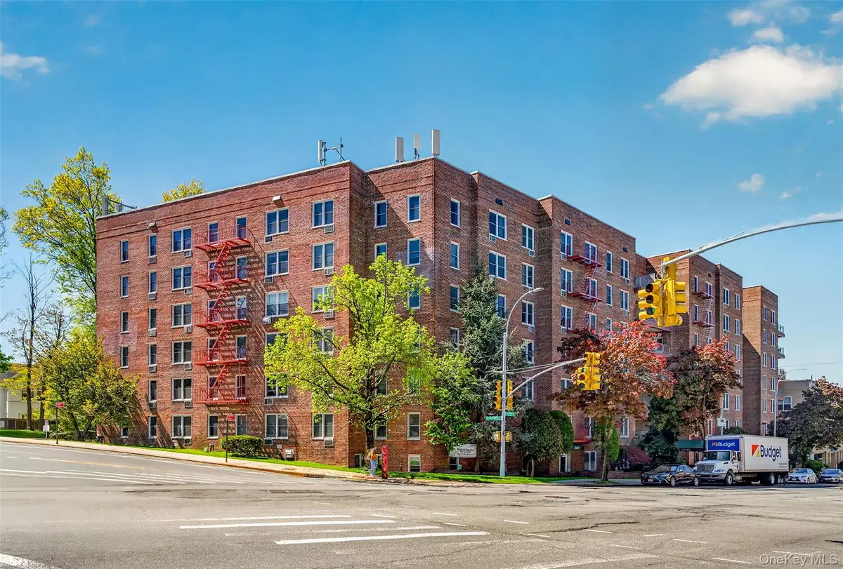 241-20 Northern Boulevard #4P, Little Neck, NY 11362 - #1