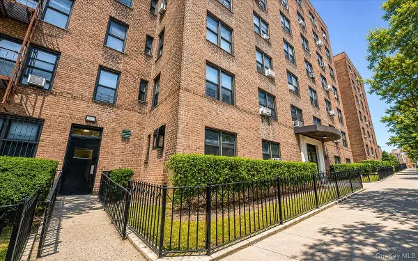 102-12 65th Avenue #C35, Forest Hills, NY 11375