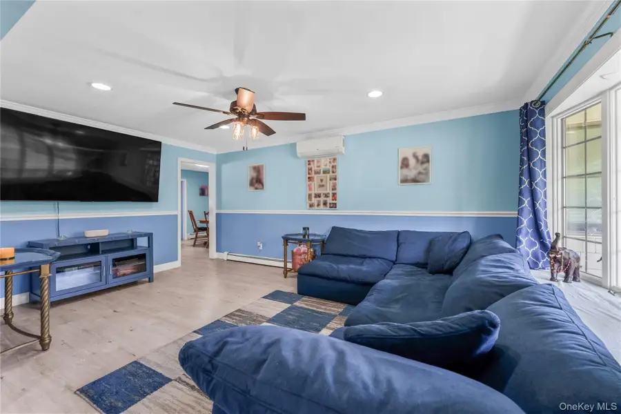 24 Sabre Drive, Selden, NY 11784 - #3