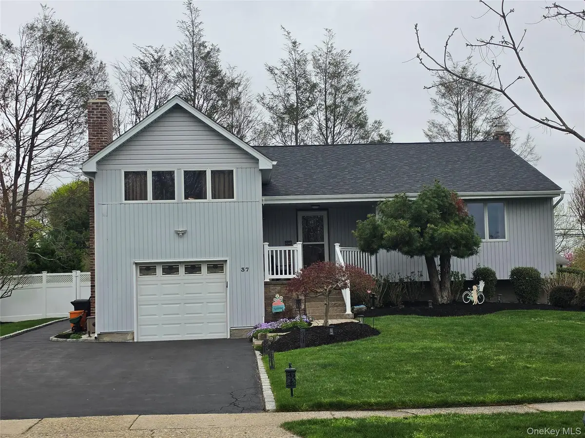 37 Jonquill Lane, Kings Park, NY 11754 - #1