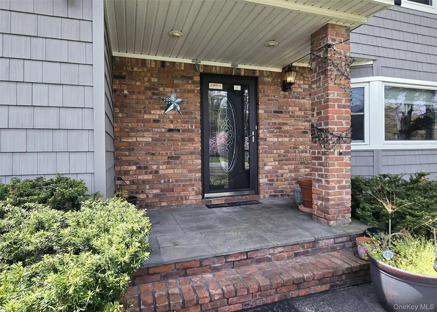 42 Morris Avenue, Farmingville, NY 11738 - #3