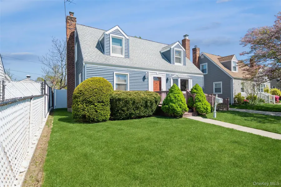 23 Gables Drive, Hicksville, NY 11801 - #2