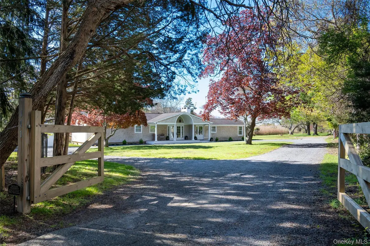 111 S Country Road, Remsenburg, NY 11960 - #1