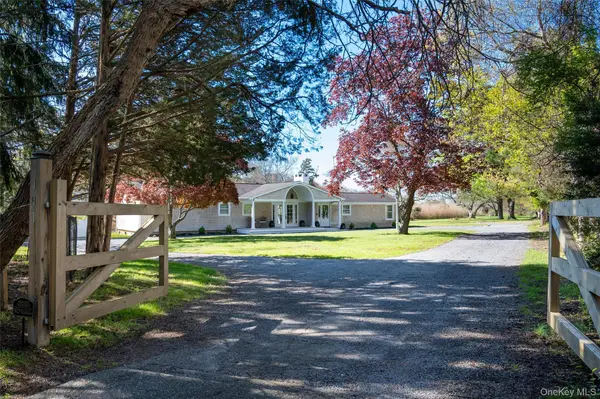 111 S Country Road, Remsenburg, NY 11960
