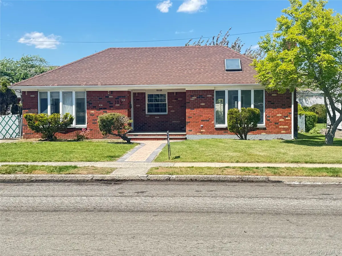 109 Evans Street, New Hyde Park, NY 11040 - #1