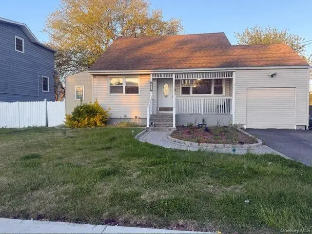 675 S Long Beach Avenue, Freeport, NY 11520 - #1
