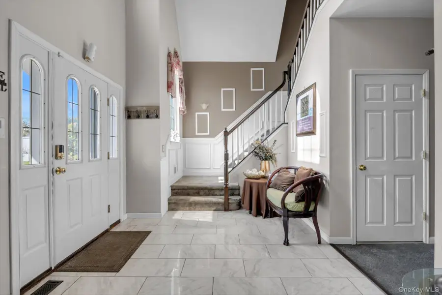 9 Paddock Lane, Medford, NY 11763 - #3