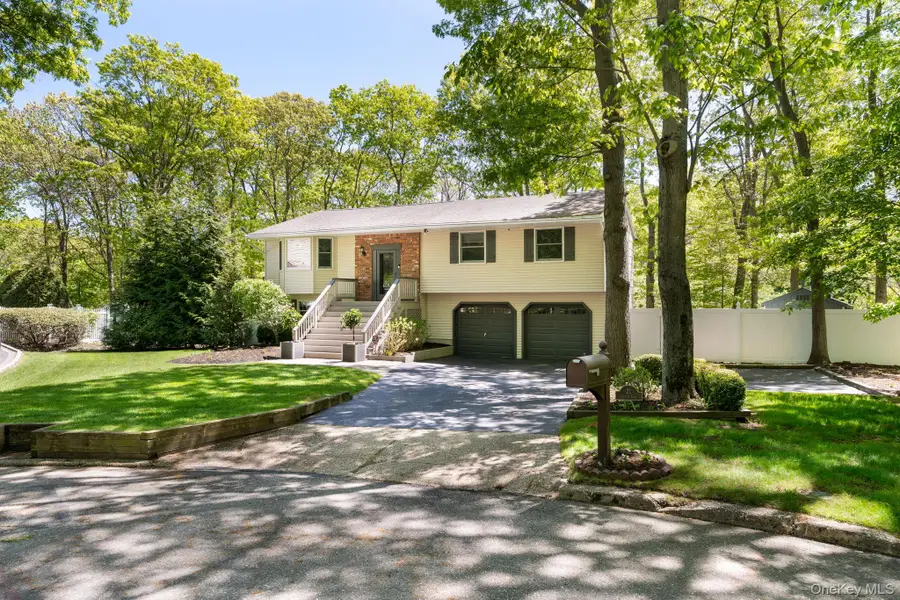 21 Laurita Gate, Port Jefferson, NY 11777 - #2