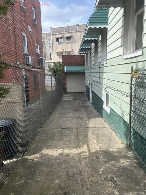 3335 Hone Avenue, Bronx, NY 10469 - #3